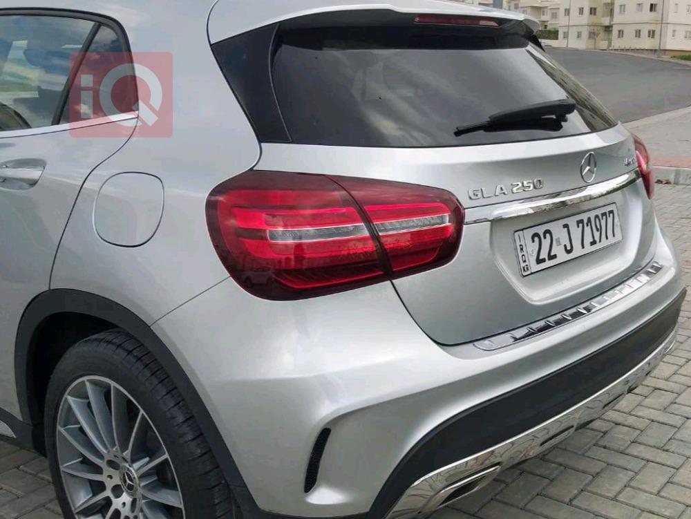 مرسيدس بنز GLA